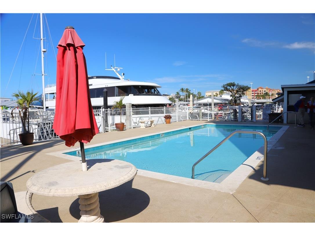 750 River Point Drive Naples FL 34102 225072060 image3