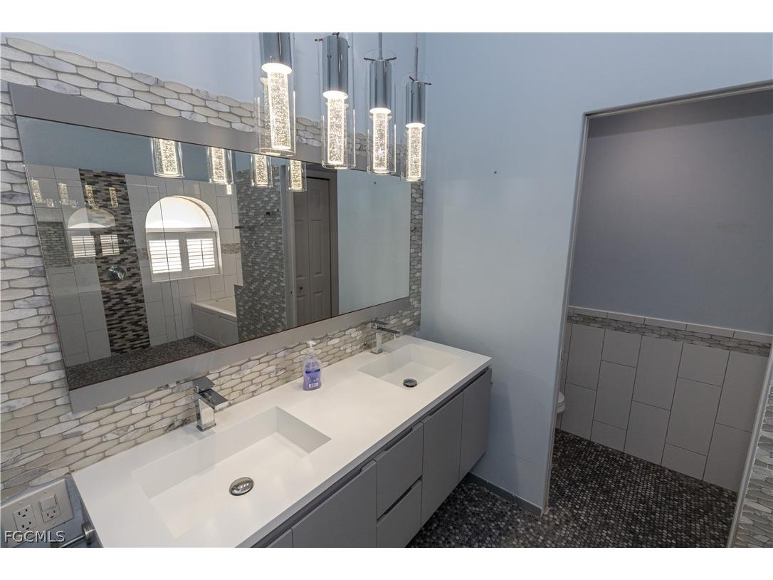 7500 Cameron Circle Fort Myers FL 33912 2026000912 image14