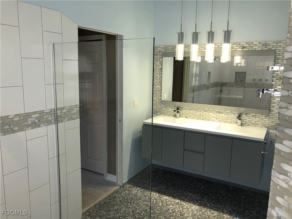 7500 Cameron Circle Fort Myers FL 33912 2026000912 image6