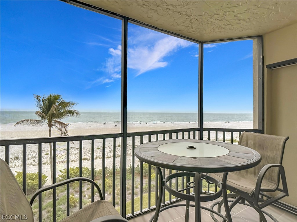 7500 Estero Boulevard #302 Fort Myers Beach FL 33931 2026011742 image1