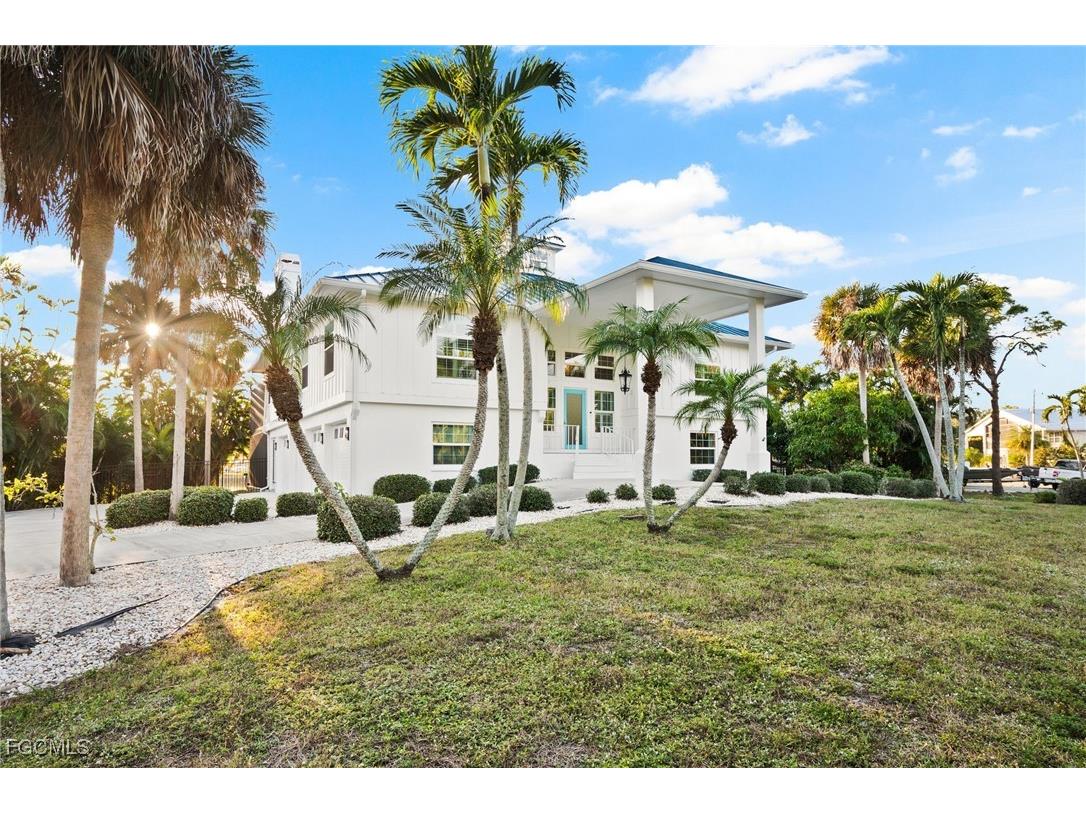 7507 Grande Pine Road Bokeelia FL 33922 2025024276 image1