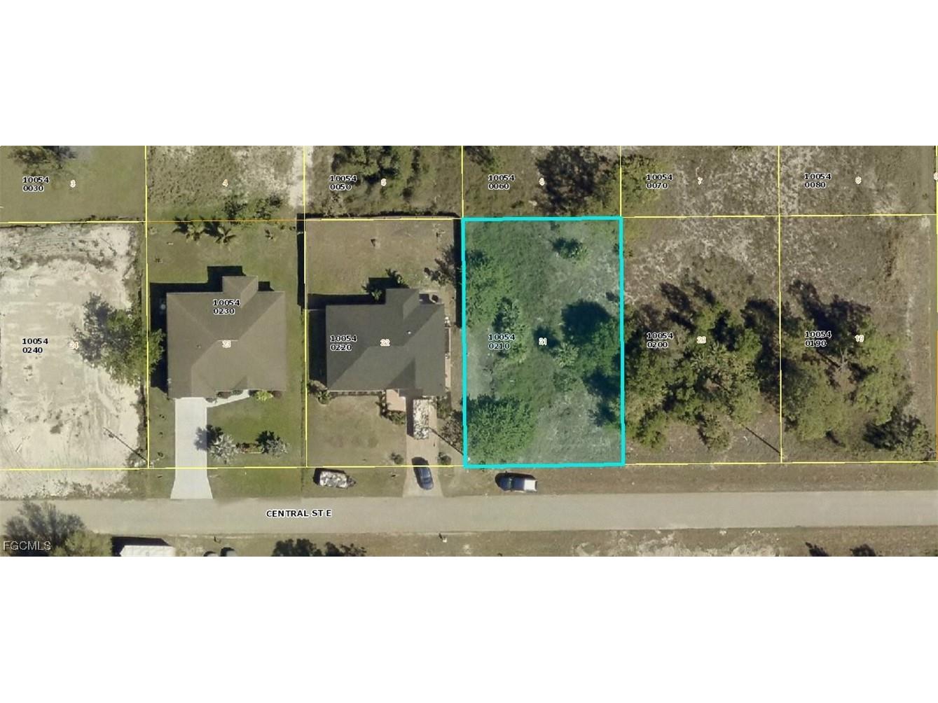 751 Central Street E Lehigh Acres FL 33974 2025012379 image1