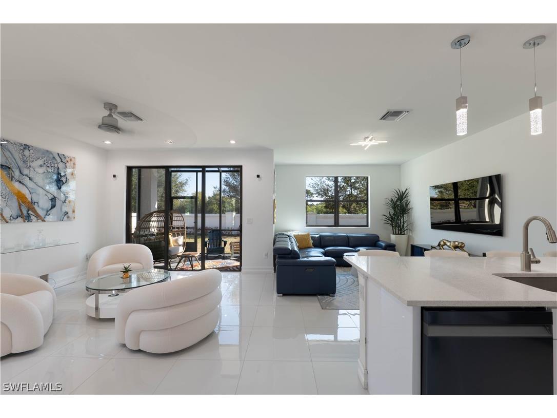7510 Rockefeller Drive Naples FL 34119 226010435 image1