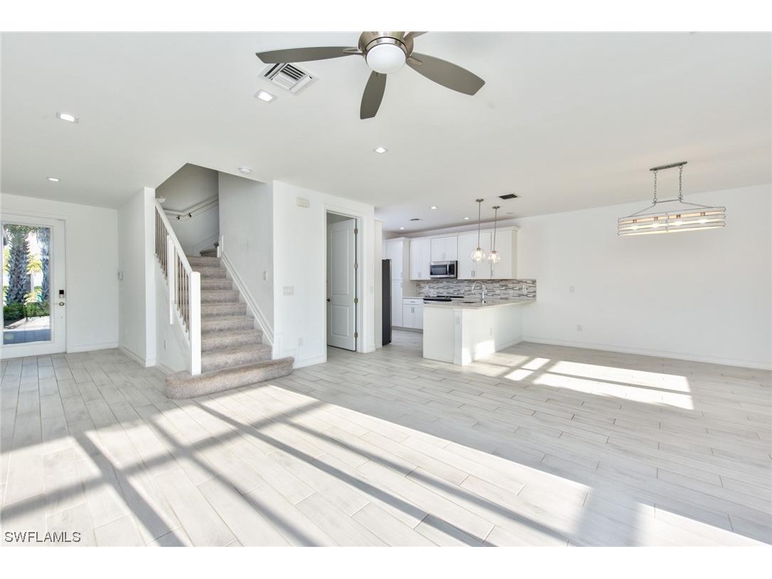 7512 Carnegie Way Naples FL 34119 223027726 image1