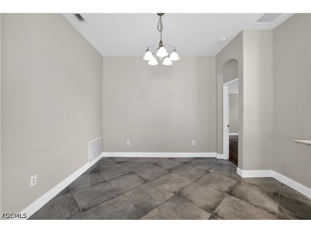 7513 Turtle View Drive Ruskin FL 33573 2026021039 image11