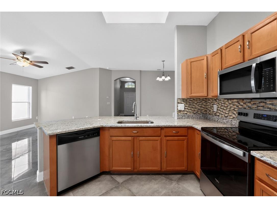 7513 Turtle View Drive Ruskin FL 33573 2026021039 image24