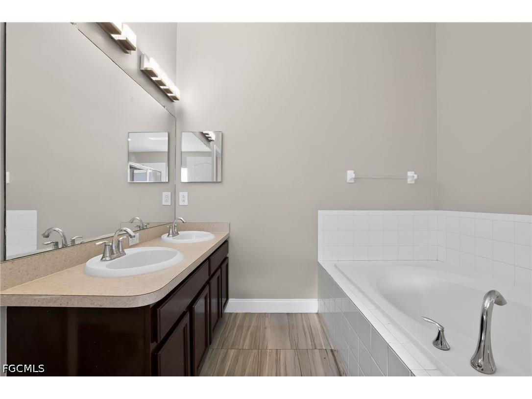 7513 Turtle View Drive Ruskin FL 33573 2026021039 image39