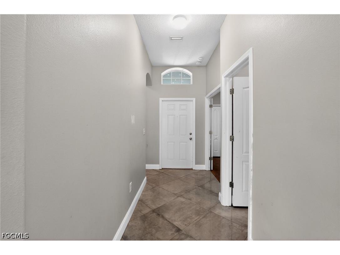 7513 Turtle View Drive Ruskin FL 33573 2026021039 image5