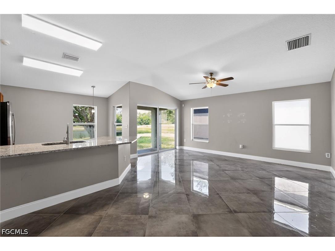 7513 Turtle View Drive Ruskin FL 33573 2026021039 image9