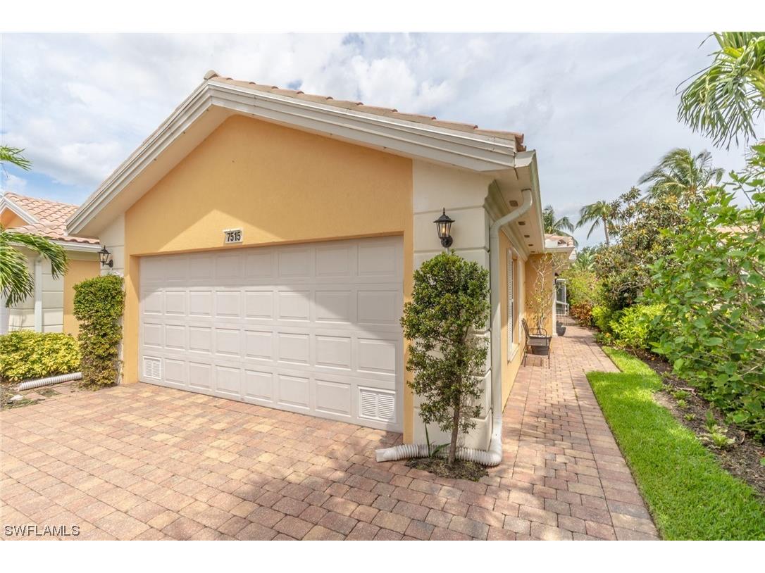 7515 Firenze Lane Naples FL 34114 223040594 image1