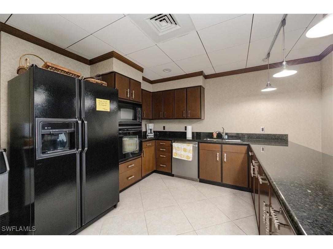7515 Pelican Bay Boulevard #14A Naples FL 34108 225073145 image31