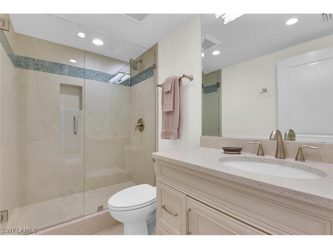 7515 Pelican Bay Boulevard #17D Naples FL 34108 226006943 image28