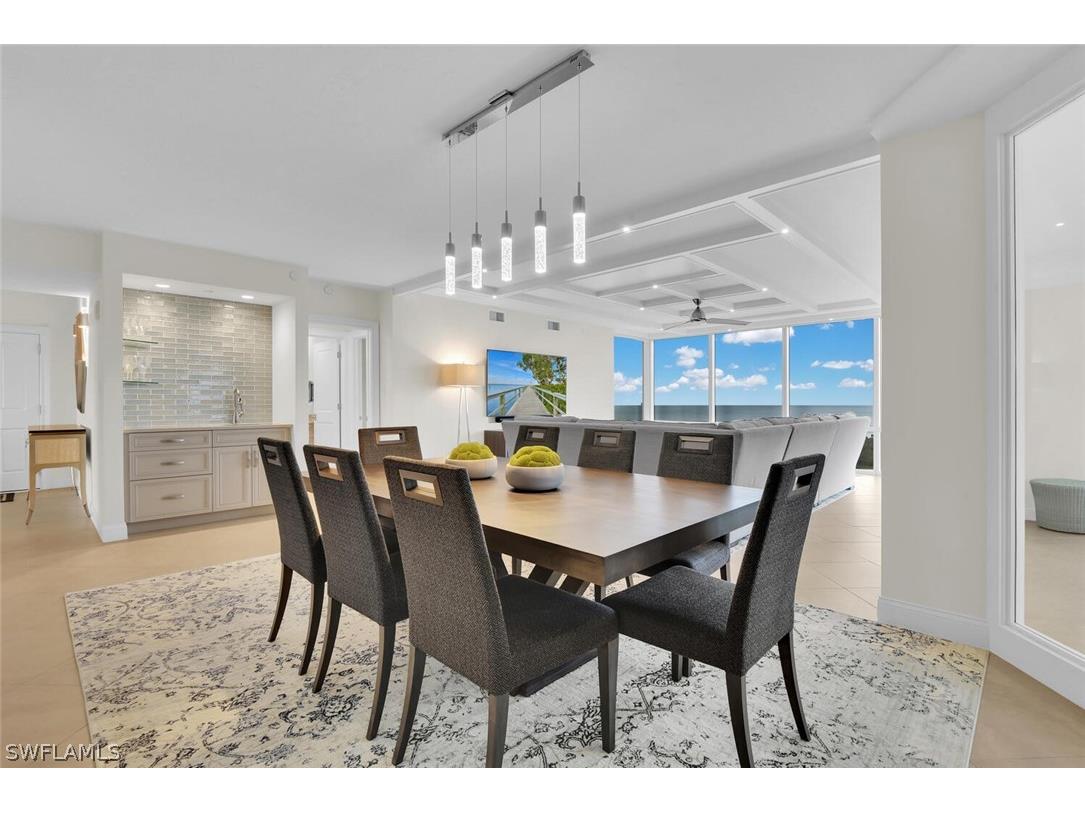 7515 Pelican Bay Boulevard #17D Naples FL 34108 226006943 image5