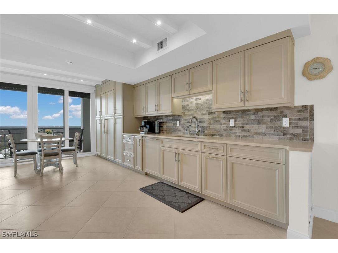 7515 Pelican Bay Boulevard #17D Naples FL 34108 226006943 image9