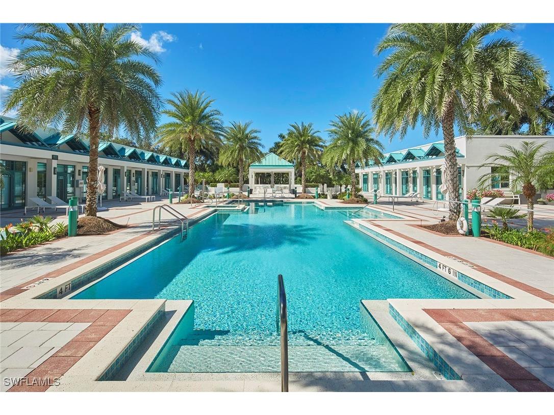 7515 Pelican Bay Boulevard #22C Naples FL 34108 225076003 image1