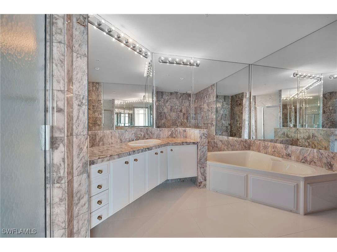 7515 Pelican Bay Boulevard #PH-C Naples FL 34108 225082307 image6