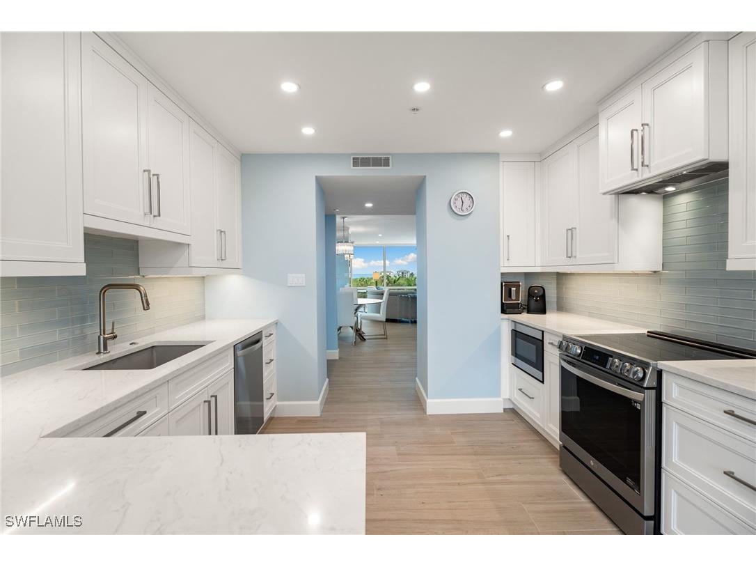 7515 Pelican Bay Boulevard #5A Naples FL 34108 225073026 image12