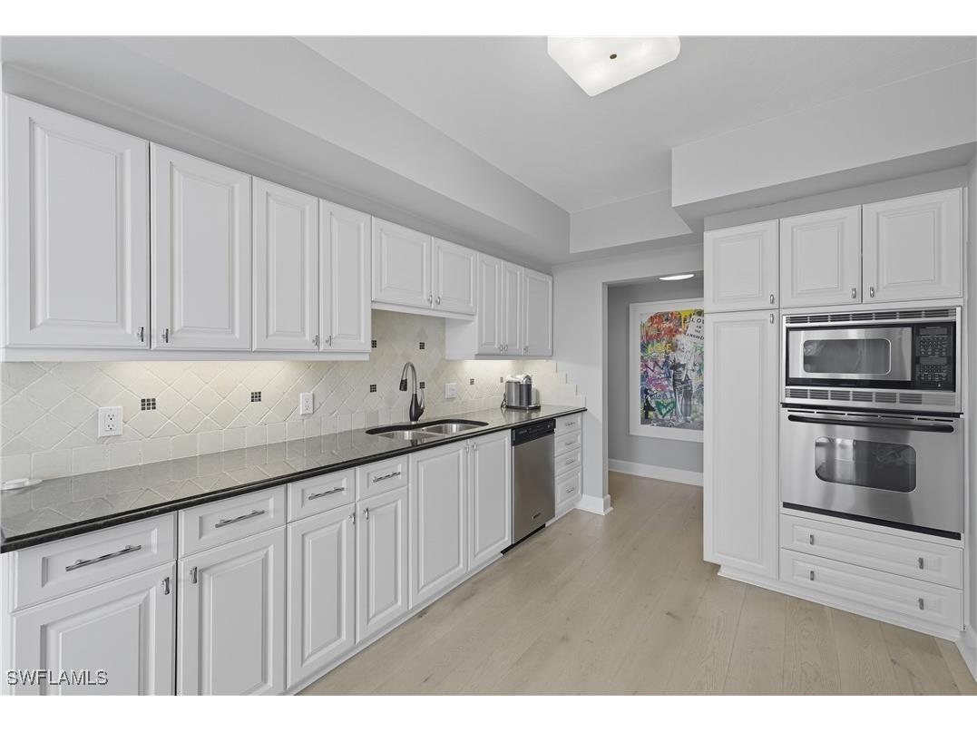 7515 Pelican Bay Boulevard #5B Naples FL 34108 225069983 image16