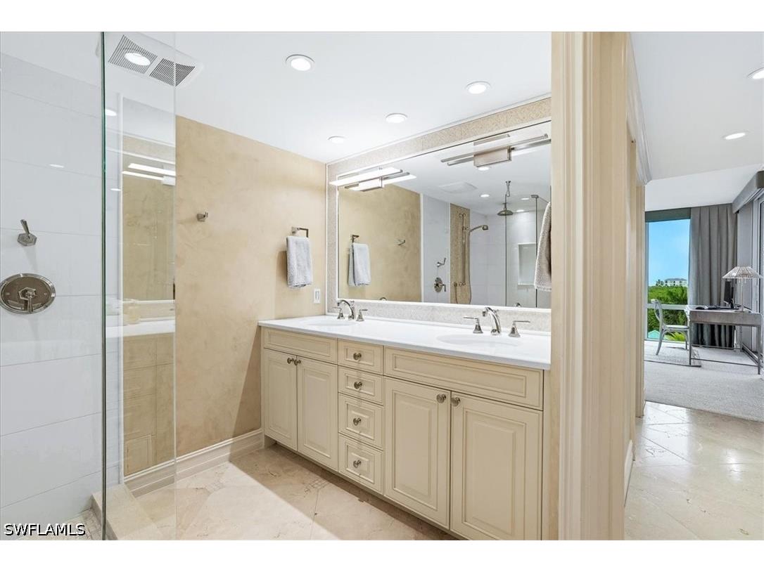 7515 Pelican Bay Boulevard #5C Naples FL 34108 226024932 image12