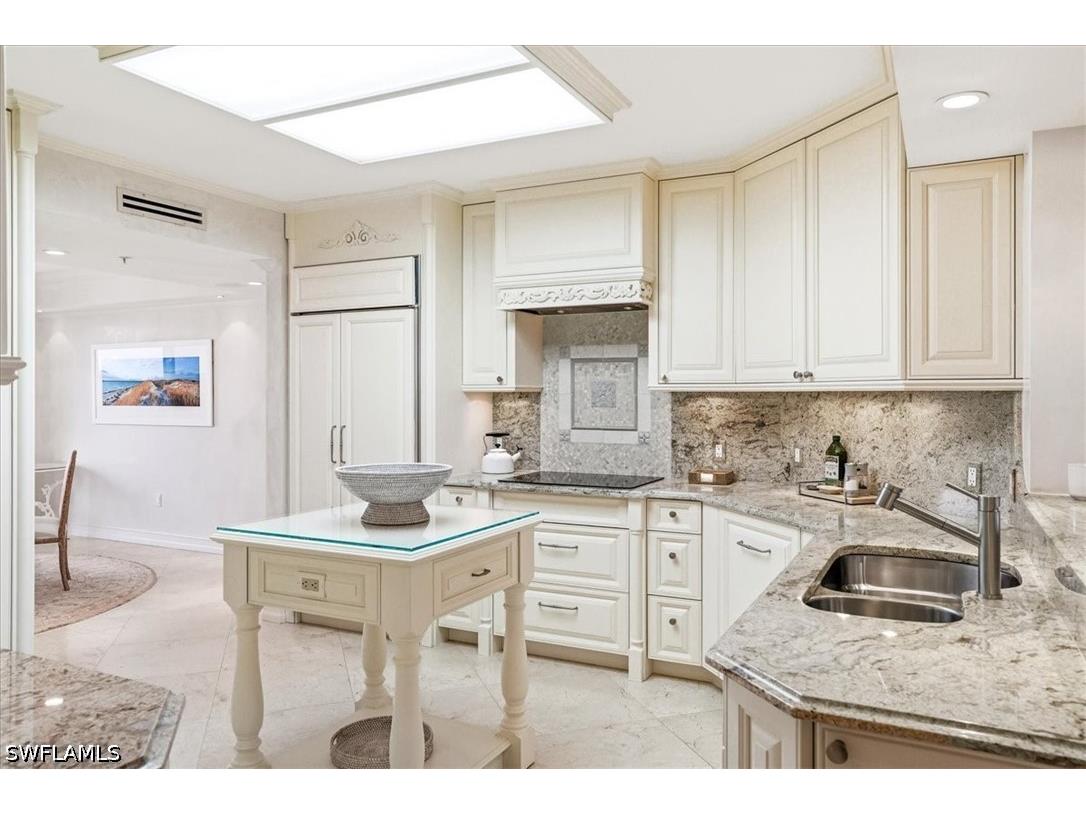 7515 Pelican Bay Boulevard #5C Naples FL 34108 226024932 image30