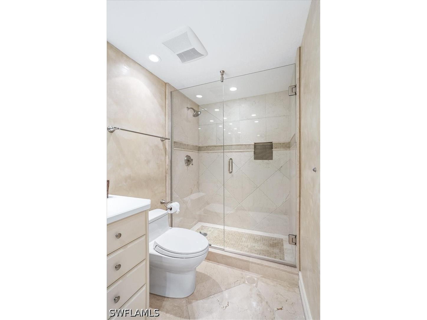 7515 Pelican Bay Boulevard #5C Naples FL 34108 226024932 image37