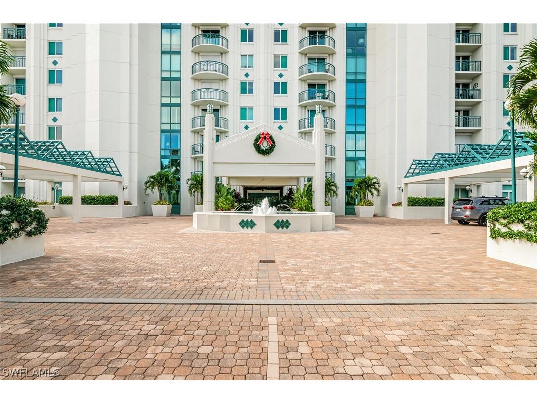 7515 Pelican Bay Boulevard #7B Naples FL 34108 226012622 image2
