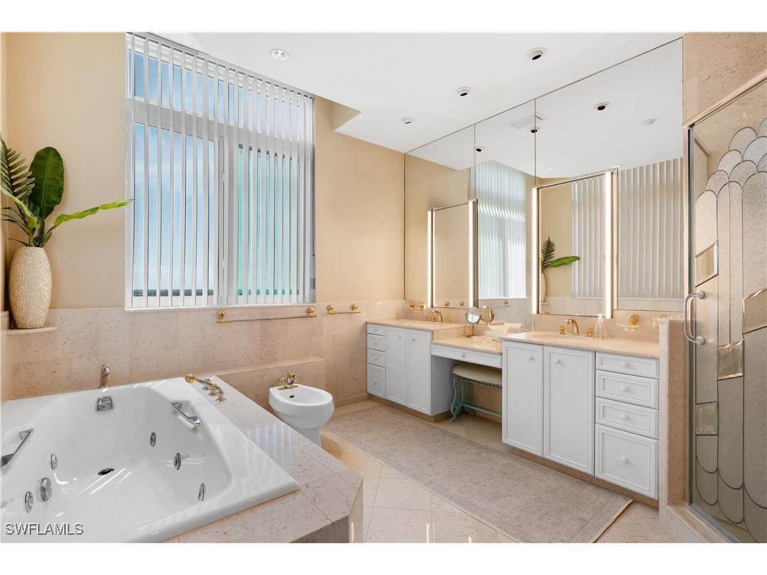 7515 Pelican Bay Boulevard #PH-D Naples FL 34108 225014196 image26