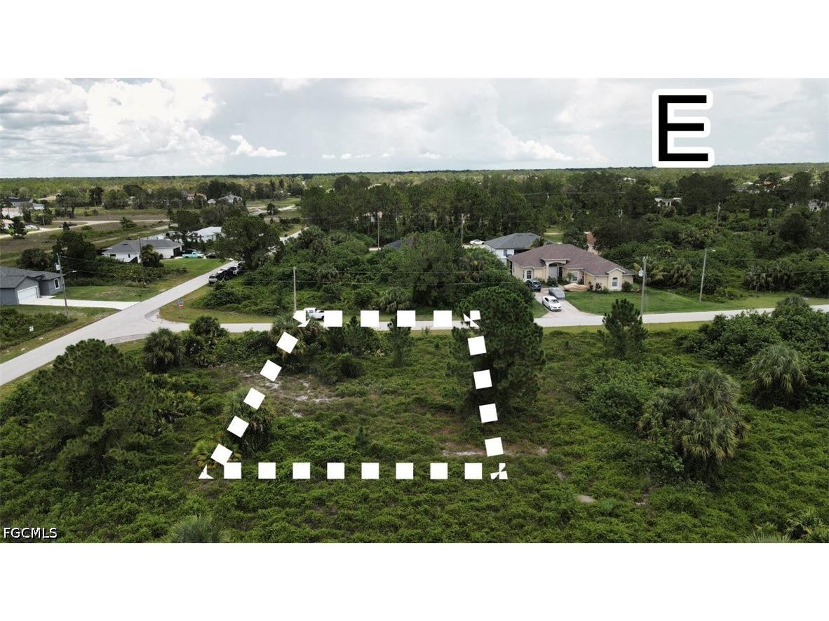 752 Gallo Avenue S Lehigh Acres FL 33974 2026016840 image1