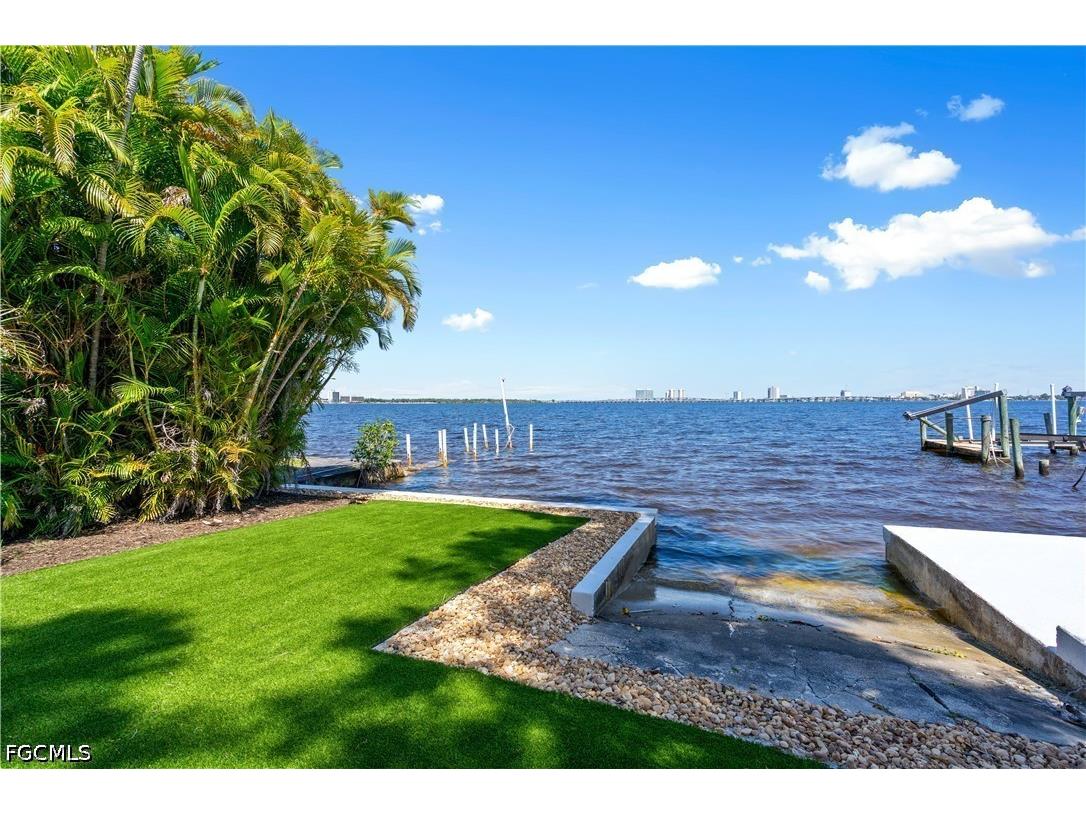 752 Overiver Drive North Fort Myers FL 33903 2026018620 image25