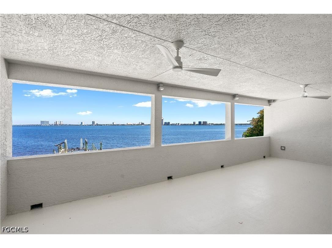 752 Overiver Drive North Fort Myers FL 33903 2026018620 image32