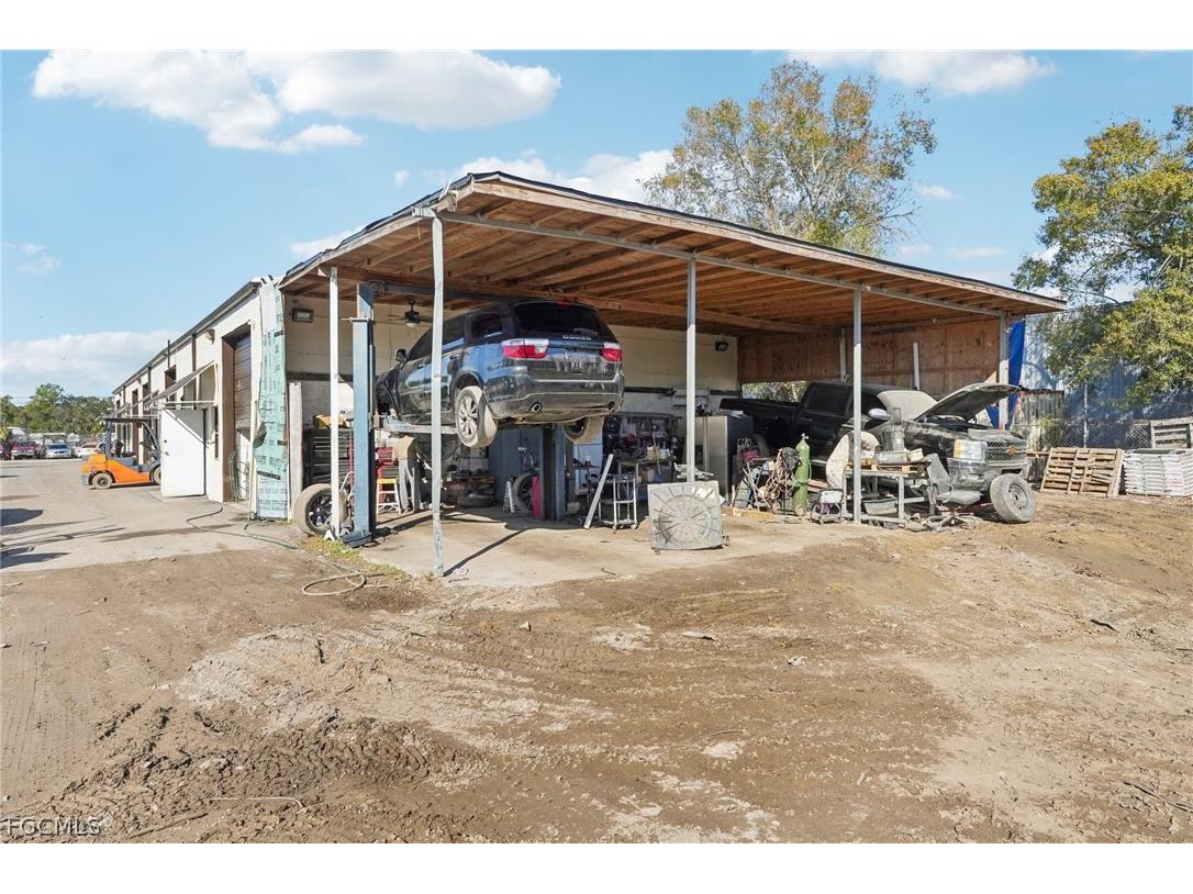 7521 Aluminum Road North Fort Myers FL 33903 2026009090 image12