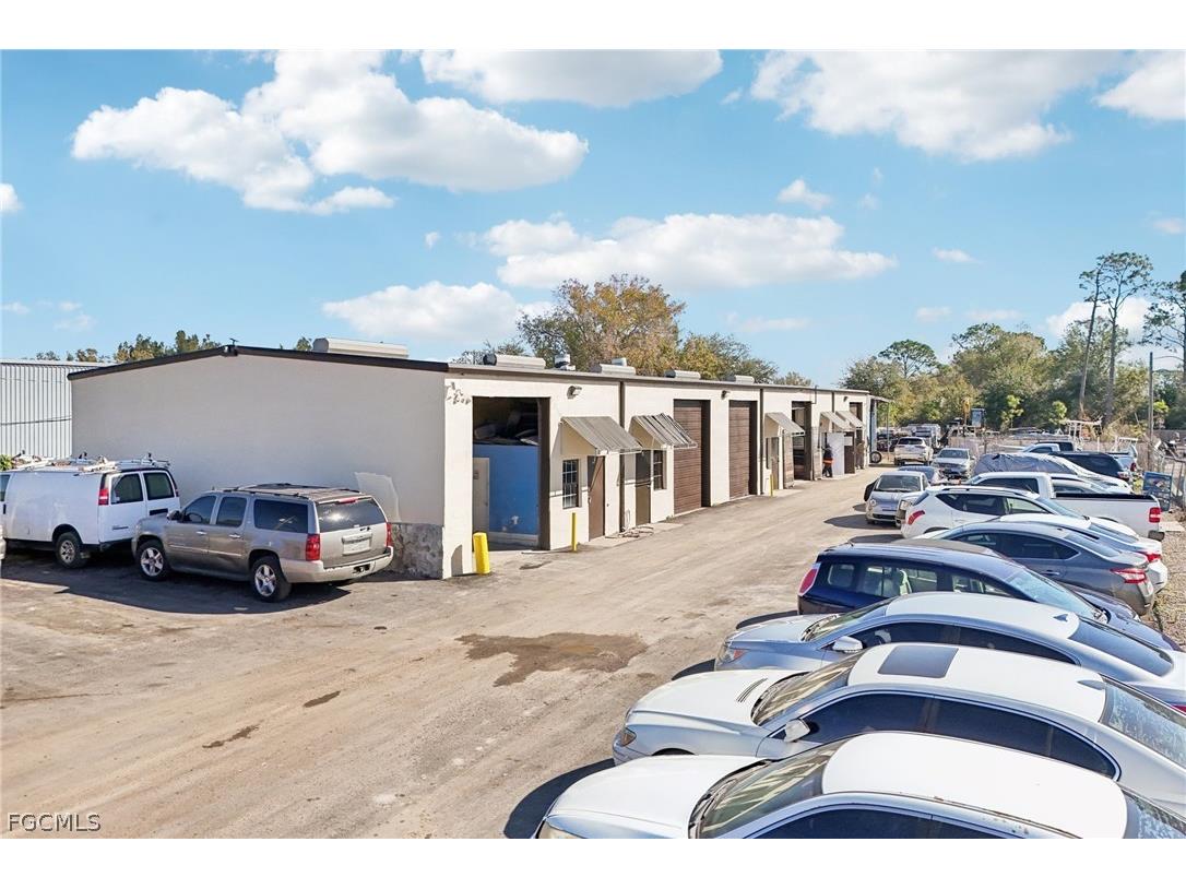 7521 Aluminum Road North Fort Myers FL 33903 2026009090 image3
