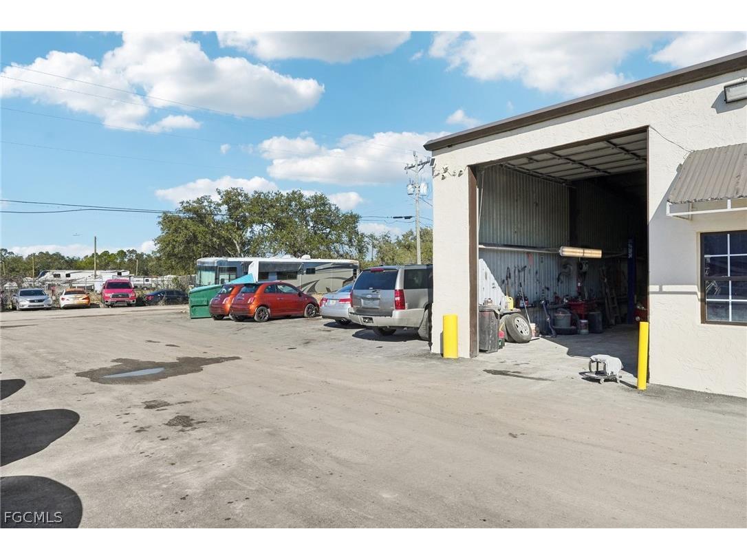 7521 Aluminum Road North Fort Myers FL 33903 2026009090 image8