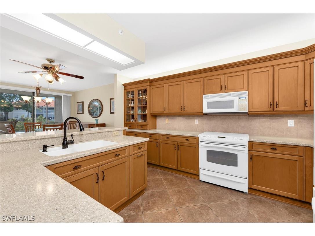 7528 Oleander Gate Drive #101 Naples FL 34109 224029284 image1