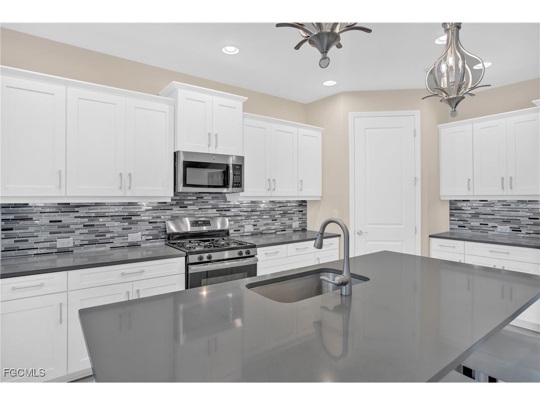 7530 Cypress Walk Drive Fort Myers FL 33966 2026004888 image16