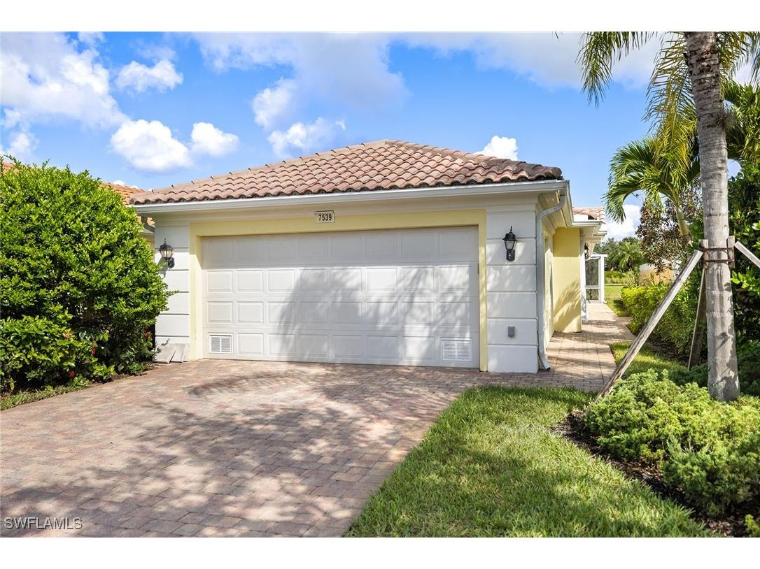 7539 Novara Court Naples FL 34114 226002527 image2