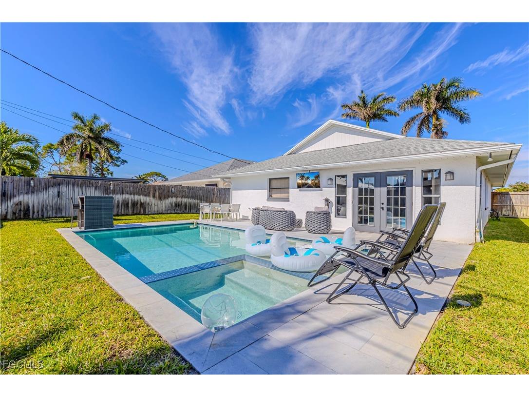 754 105th Avenue N Naples FL 34108 2026000992 image2