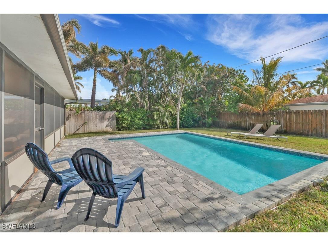 754 95th Avenue N Naples FL 34108 225069218 image1