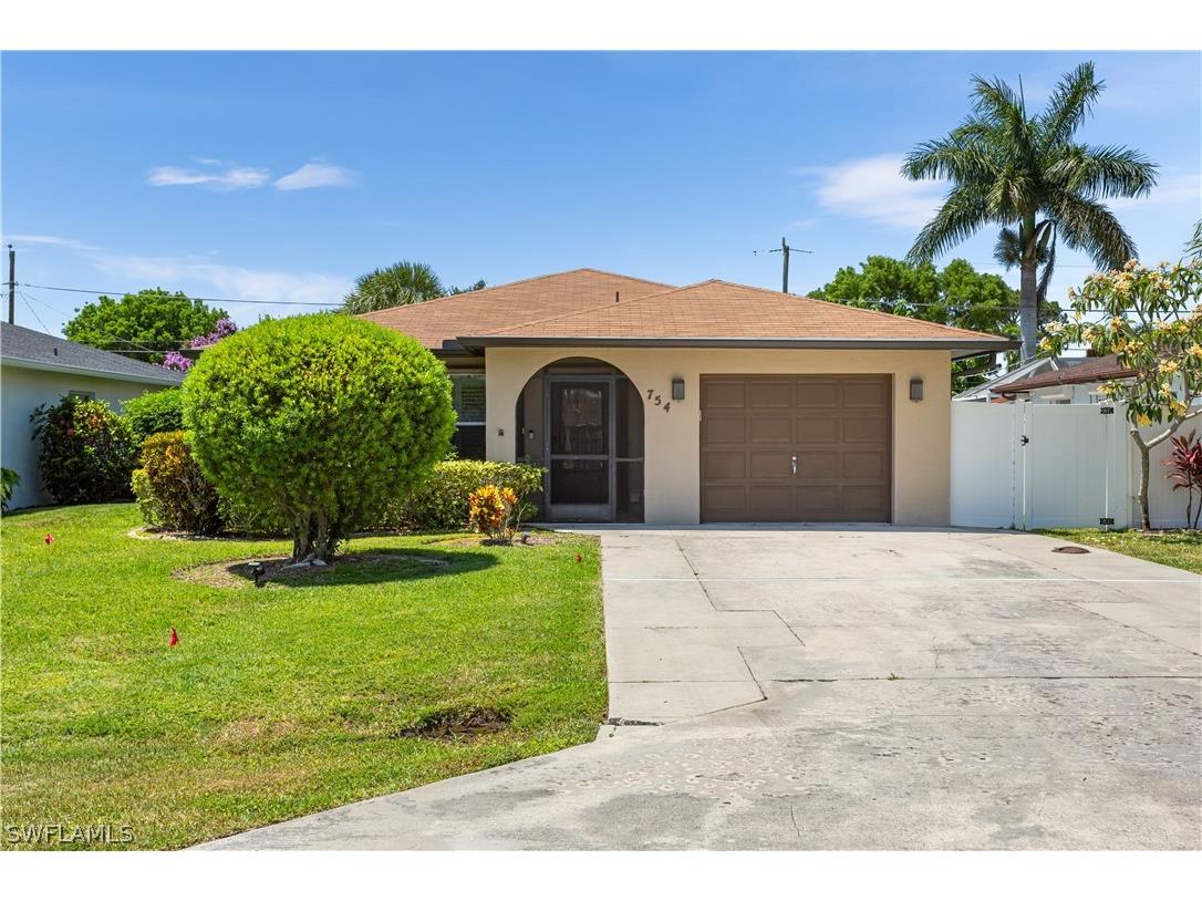 754 98th Avenue N Naples FL 34108 224047277 image1