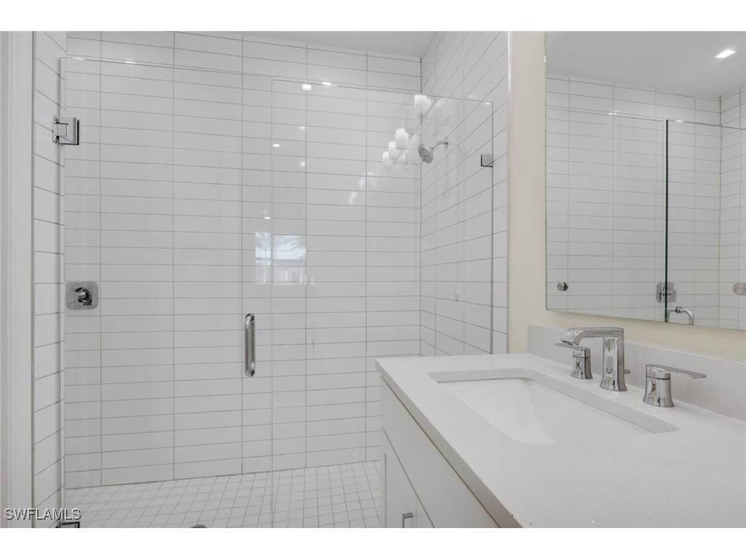 7540 Carnegie Way Naples FL 34119 226003905 image22