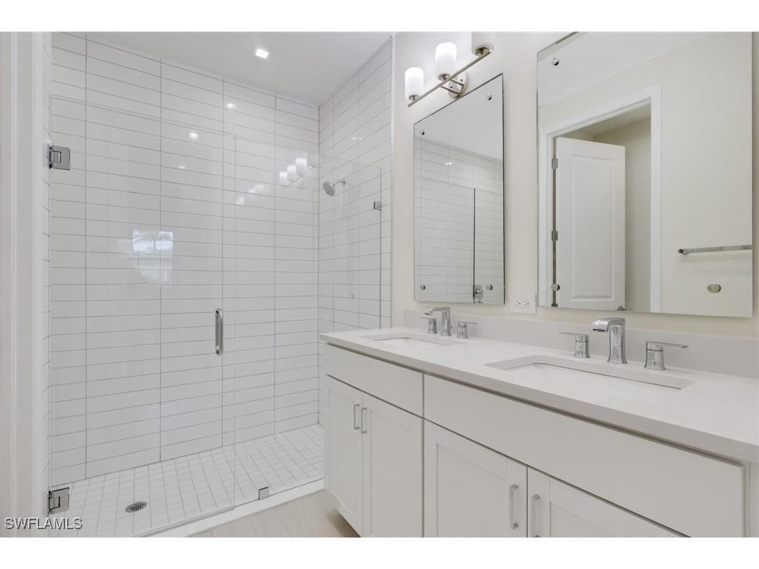 7540 Carnegie Way Naples FL 34119 226003905 image23