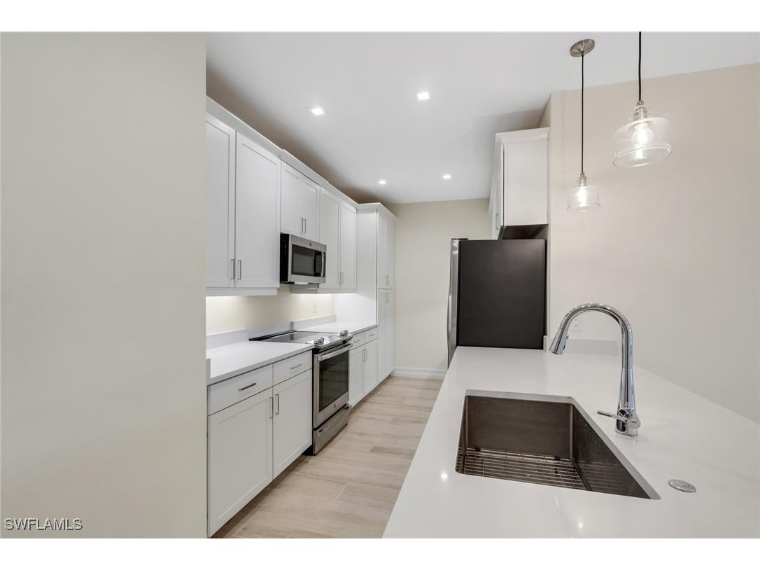 7540 Carnegie Way Naples FL 34119 226003905 image37