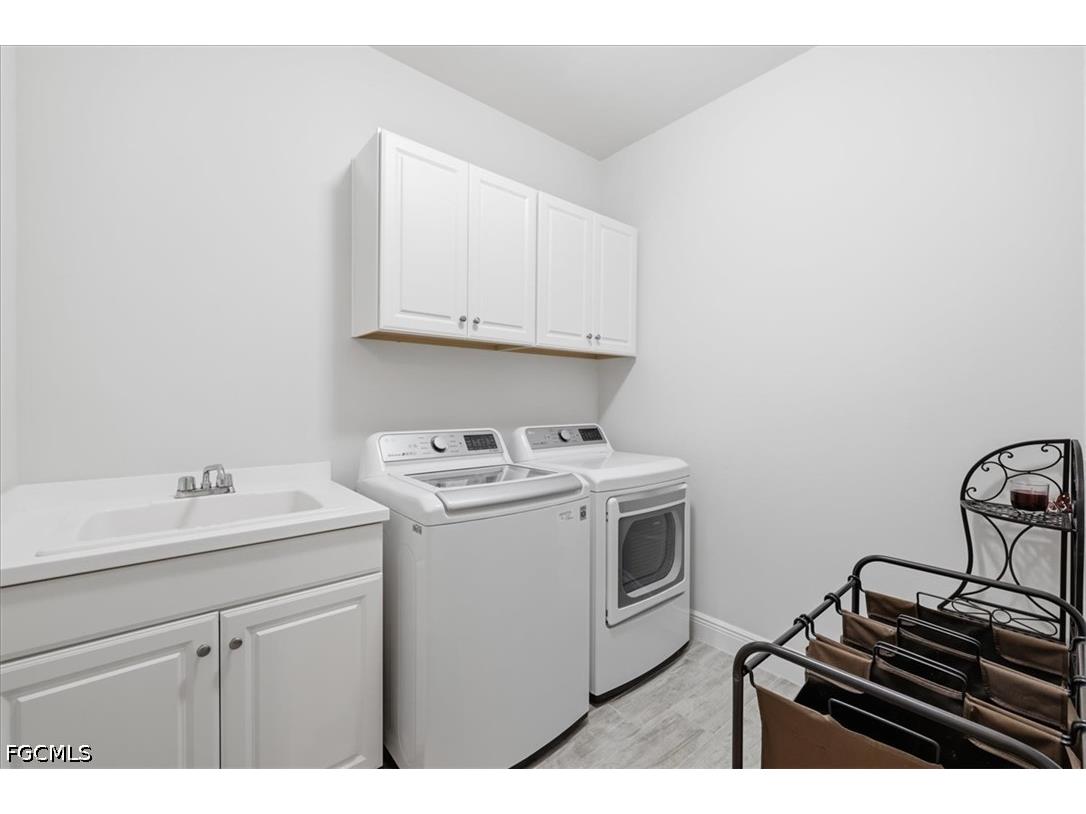 7542 Cypress Walk Drive Fort Myers FL 33966 2026019419 image28