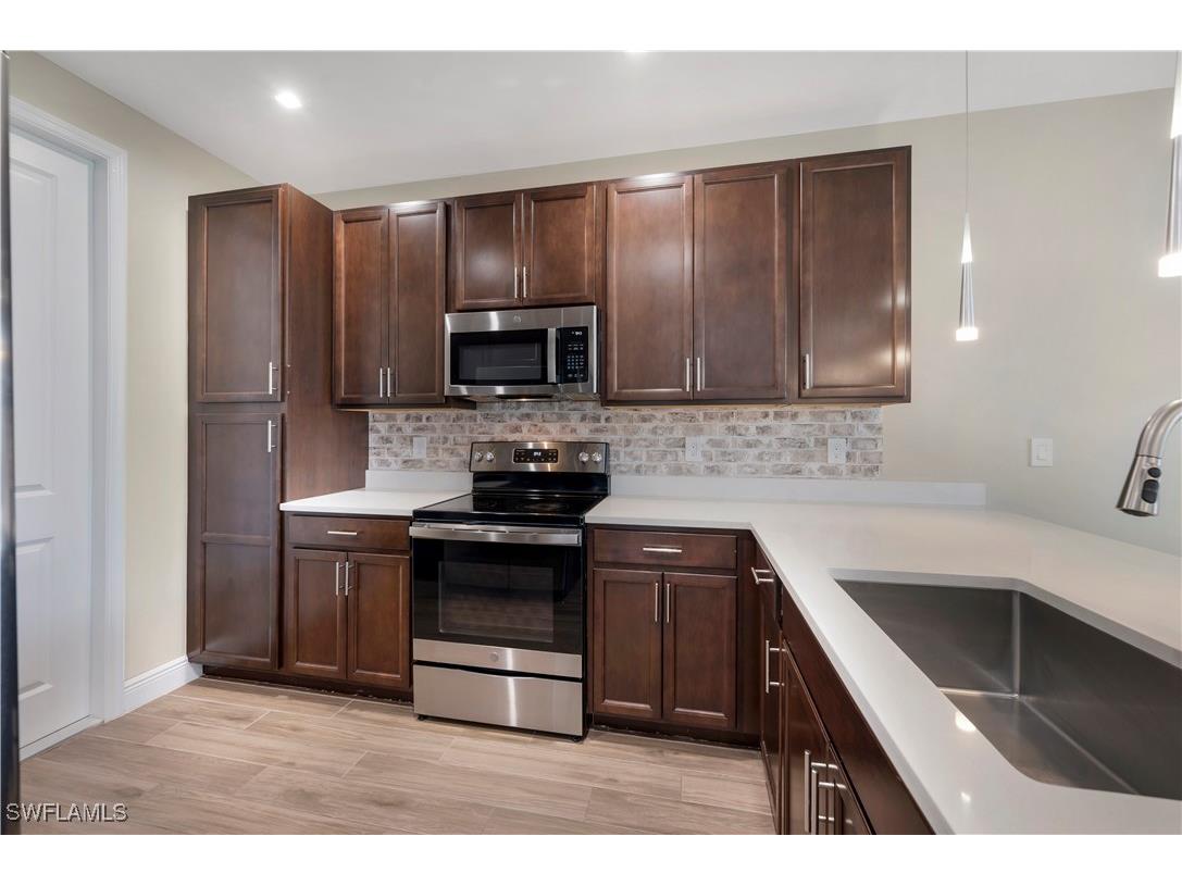 7549 Carnegie Way Naples FL 34119 225076347 image3