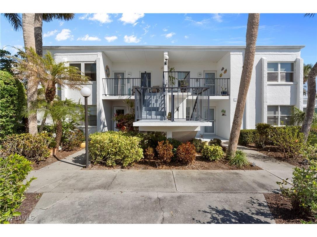 755 Village Circle #203 Venice FL 34292 225028188 image1