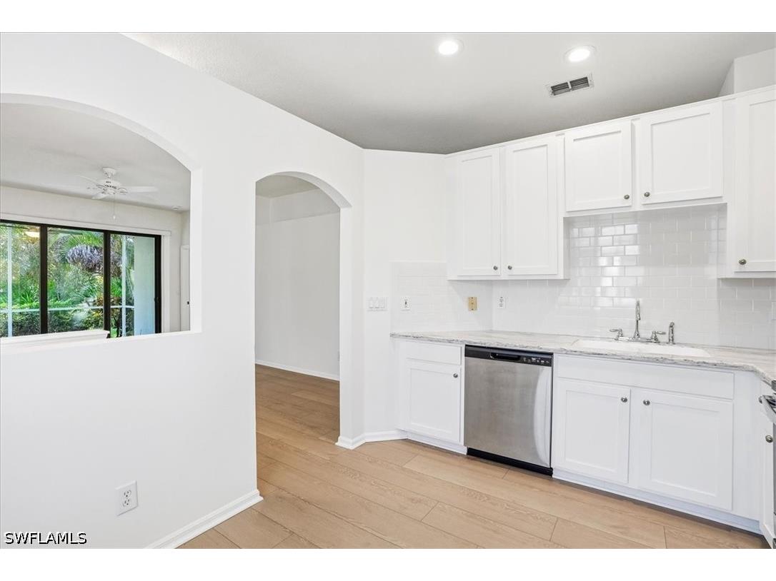 7550 Meadow Lakes Drive #4701 Naples FL 34104 226016659 image10