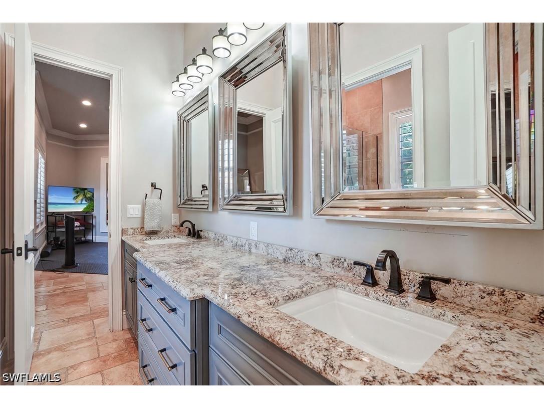 7562 Cordoba Circle Naples FL 34109 226012319 image25