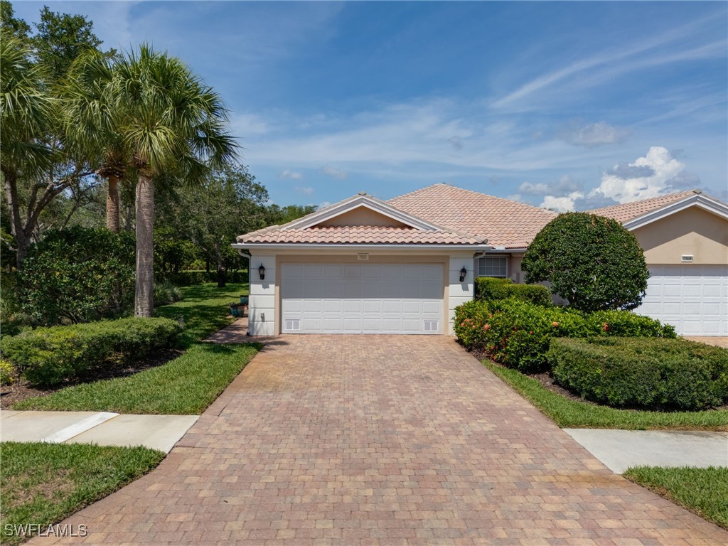 7565 Rozzini Lane Naples FL 34114 225048551 image1