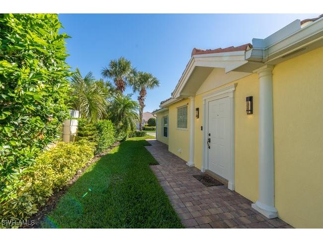 7566 Rozzini Lane Naples FL 34114 225025306 image1
