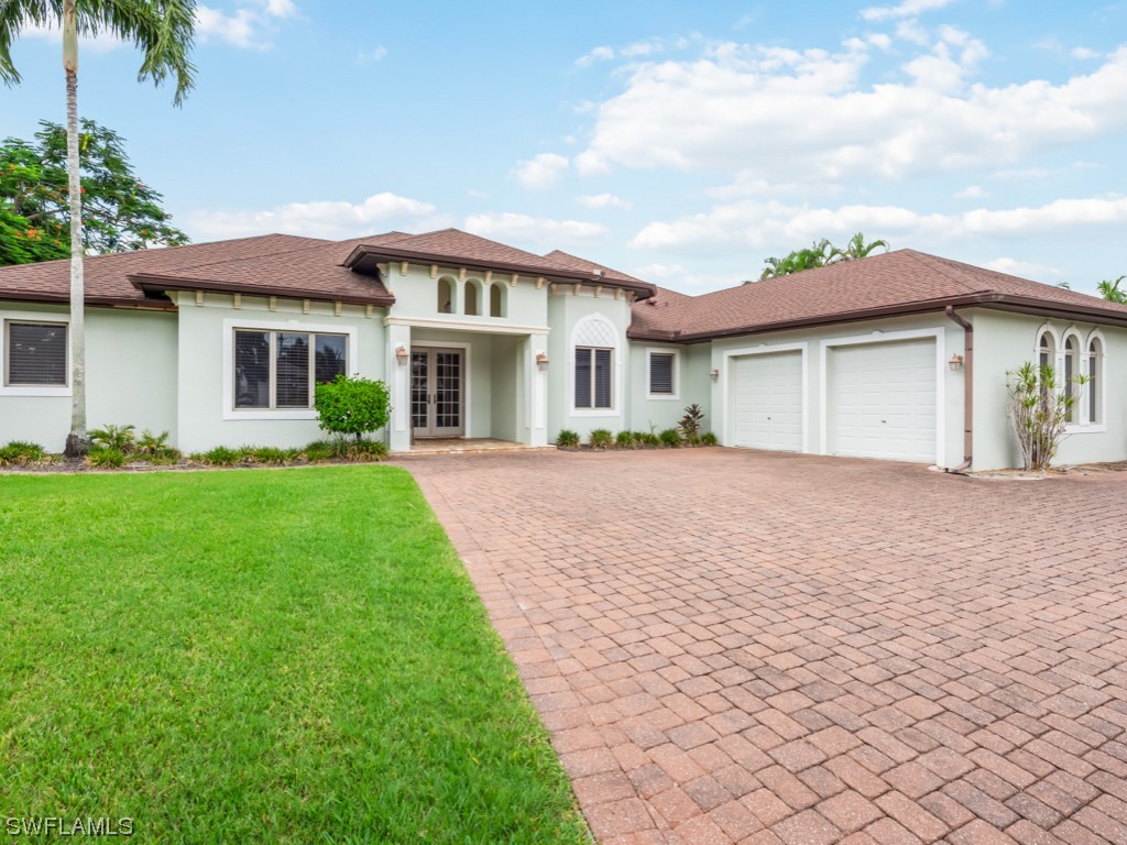 757 7th Avenue N Naples FL 34102 223067411 image1